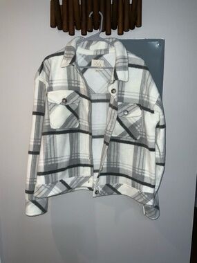 Thread & Supply Cream and Gray Plaid Fleece Shacket